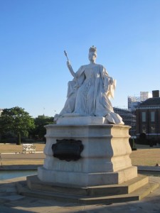 Unexpected moment: seeing a lovely statue of Queen Victoria.